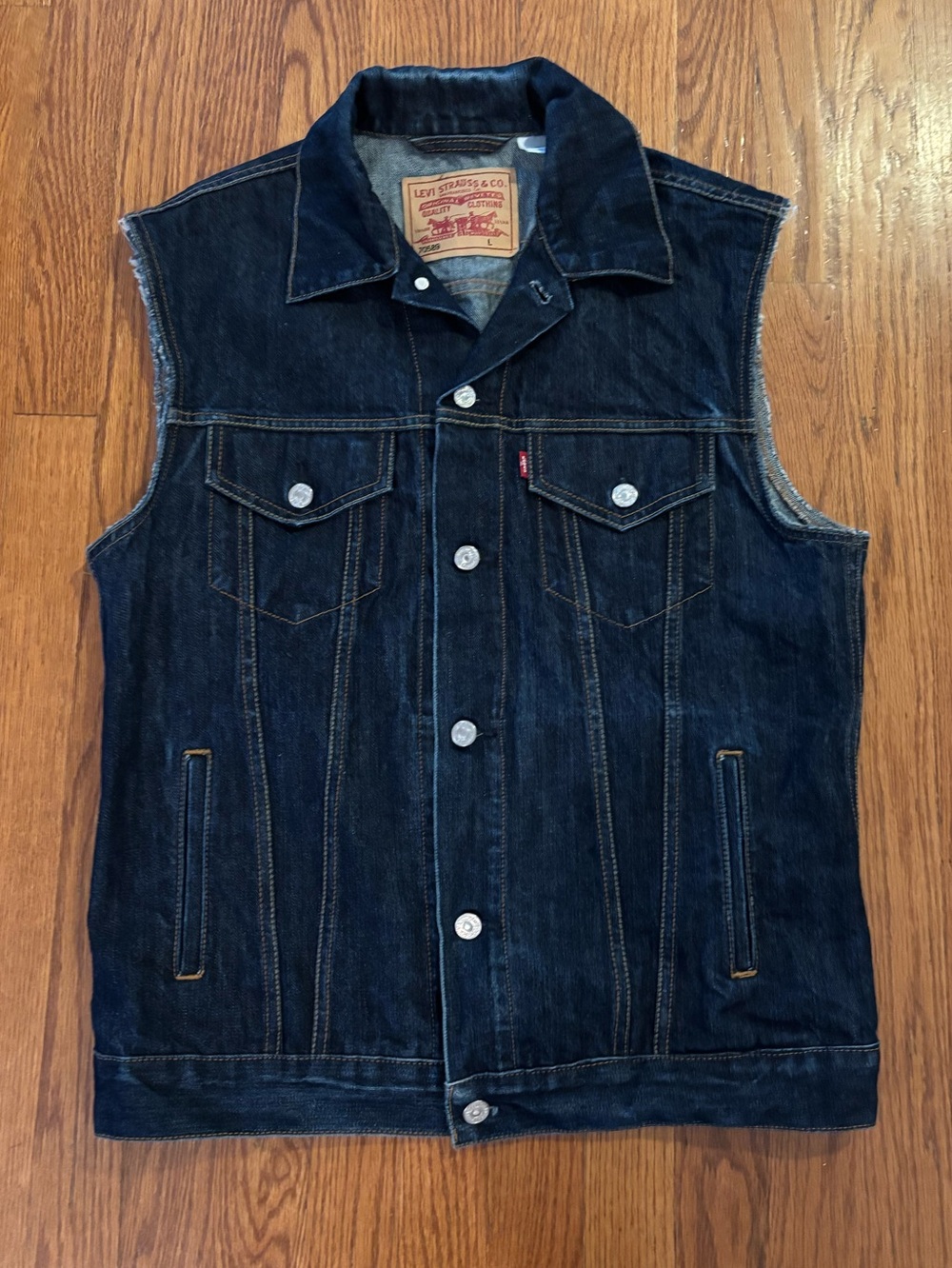Levi's Dark Blue Denim trucker Vest with Button-Front dark denim large 70589